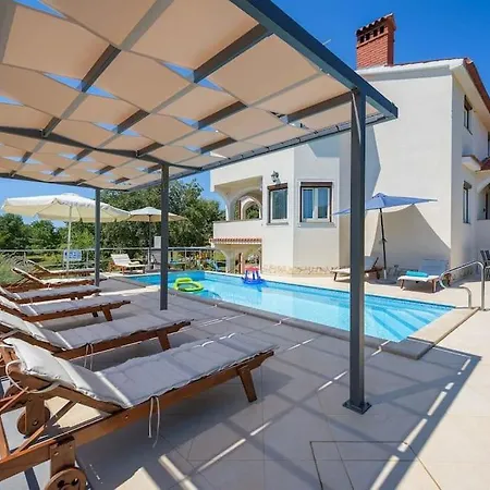 Eufemia By Briskva וילה פורץ