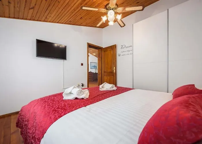 Eufemia By Briskva * Πόρετς